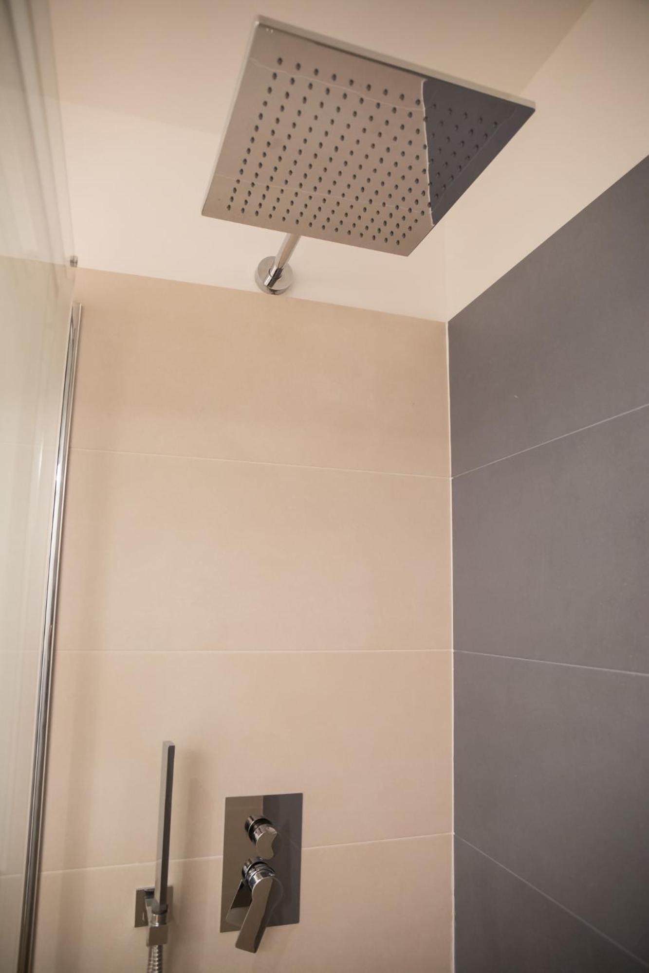 Amendola City View Apartments Suite Romantica Como Exterior foto